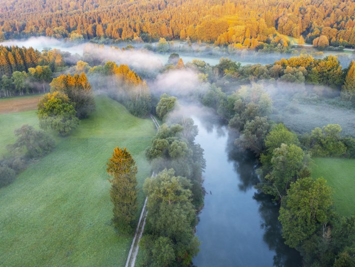 Loisach im Nebel, © Martin Siepmann/Fotografie Bahnmüller